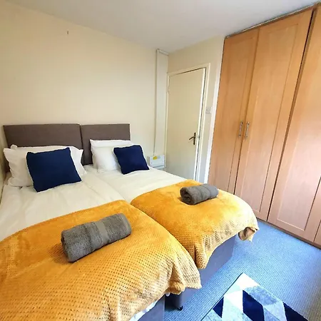 3 Beds - Leeds Centre & Lgi - Contact For Better Offers! Apartment Leeds (West Yorkshire)