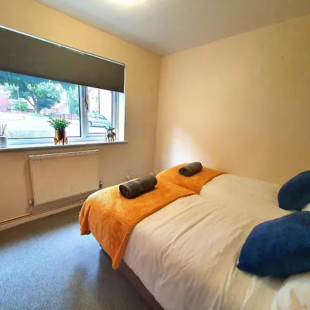 Apartment 3 Beds - Leeds Centre & Lgi - Contact For Better Offers! Leeds (West Yorkshire)